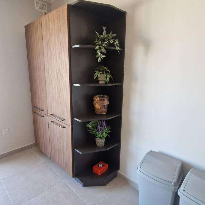 סיינט פול ביי Centrally Located, Well Equipped, Stylish Flat. מראה חיצוני תמונה