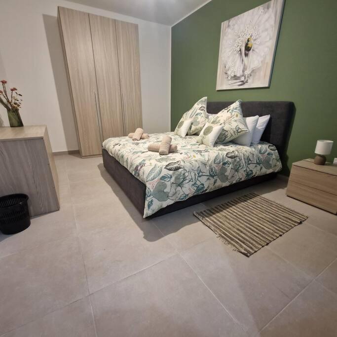 סיינט פול ביי Centrally Located, Well Equipped, Stylish Flat. מראה חיצוני תמונה