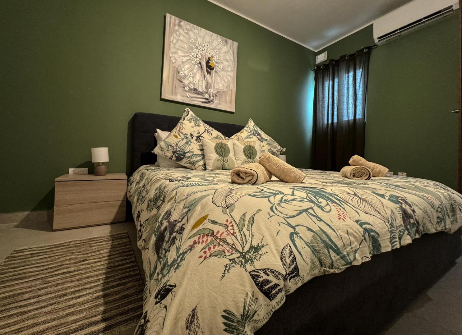סיינט פול ביי Centrally Located, Well Equipped, Stylish Flat. מראה חיצוני תמונה